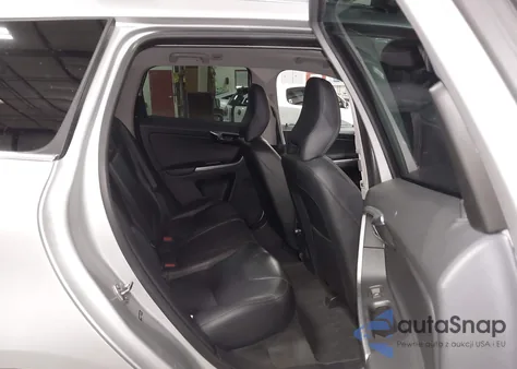 2016 Volvo Xc60 T6 z USA, uszkodzony, nr VIN YV4902RK7G2776001